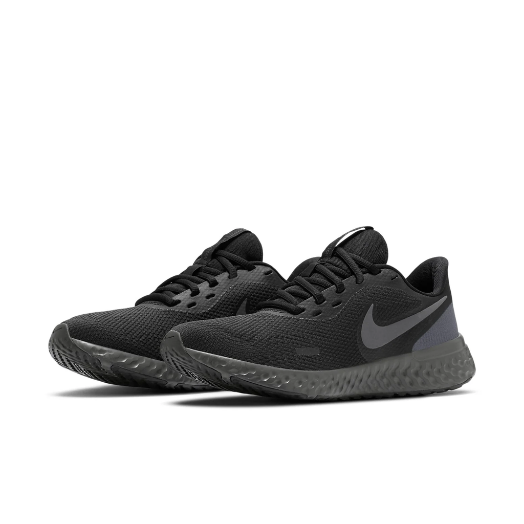 Nike Revolution 5