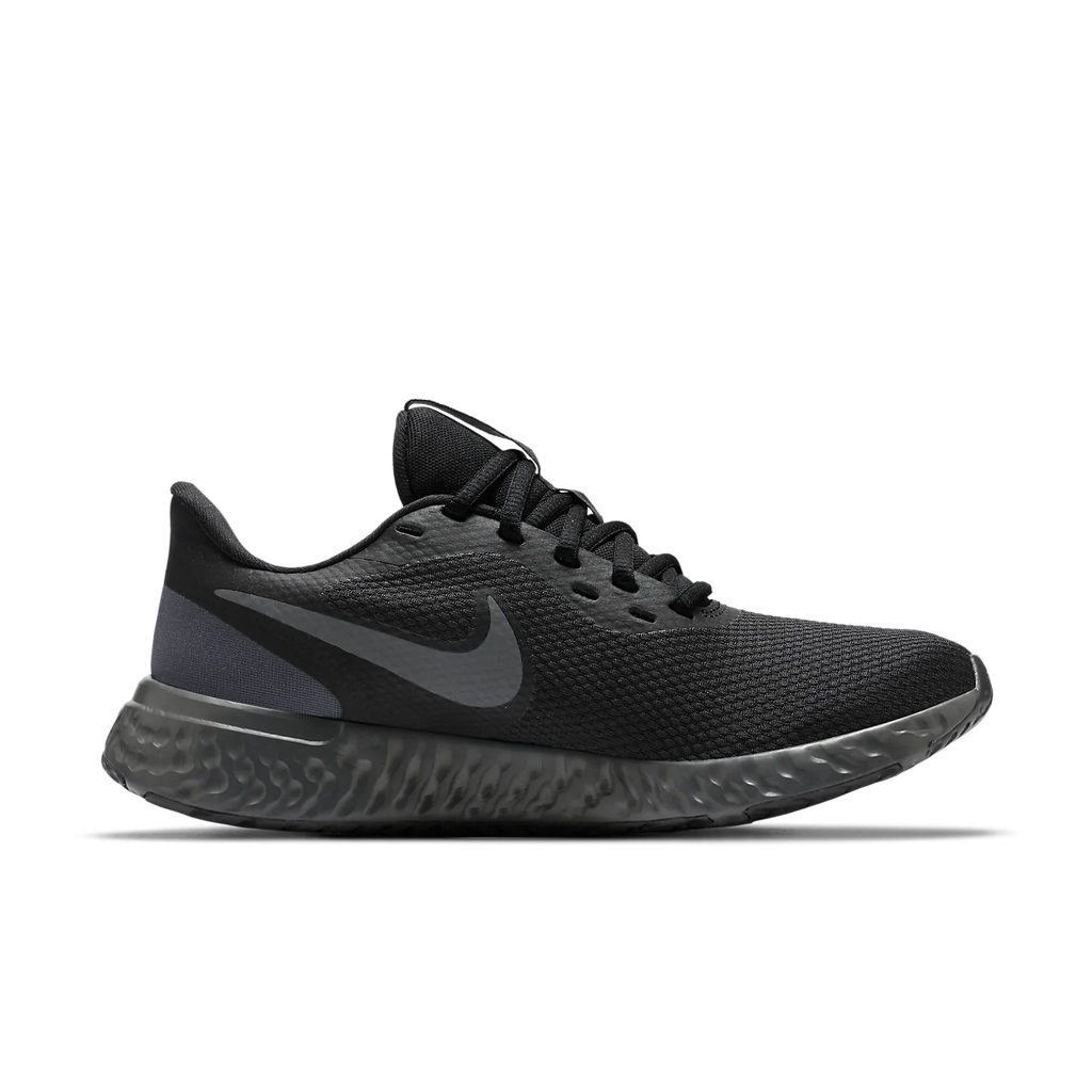 Nike Revolution 5