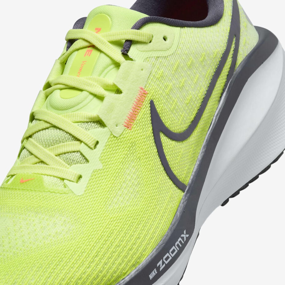 Nike Vomero 17