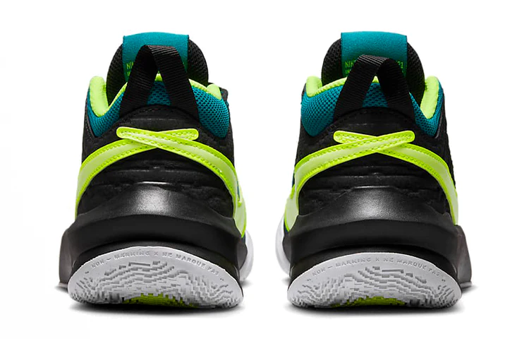 Nike Team Hustle D 10 Grade School Basketball Shoe