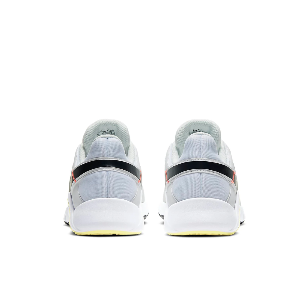 Nike Legend Essential 2