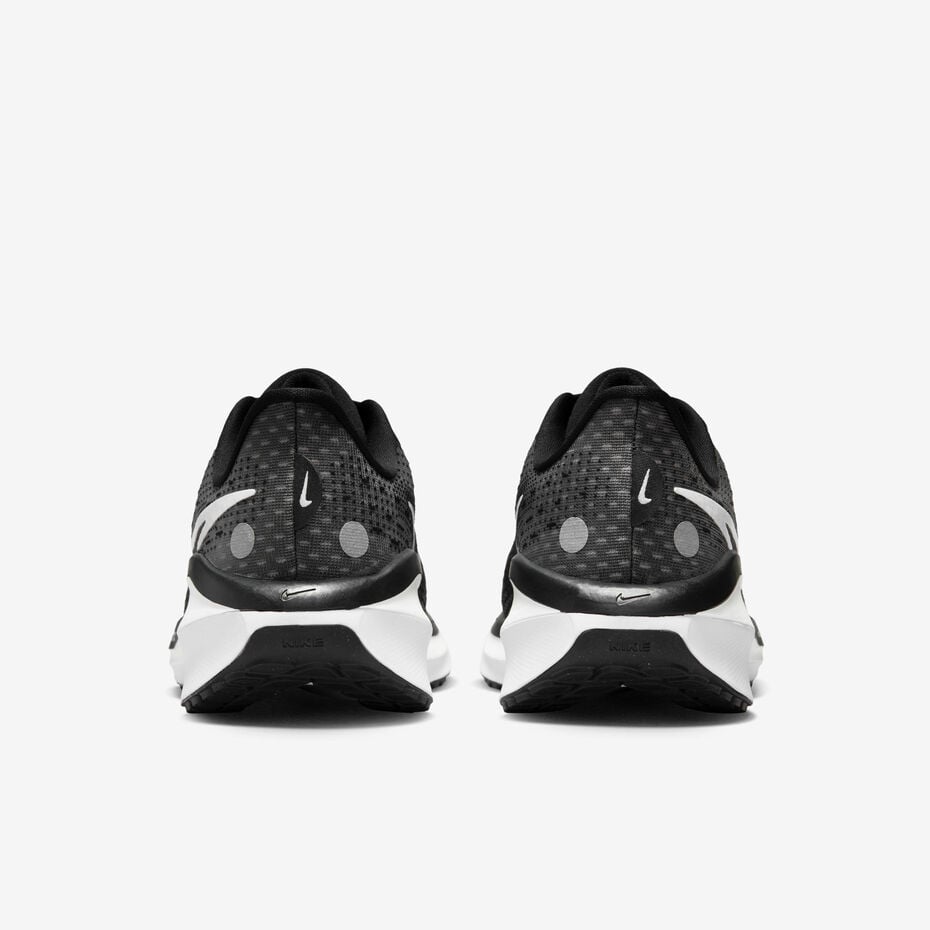 Nike Vomero 17