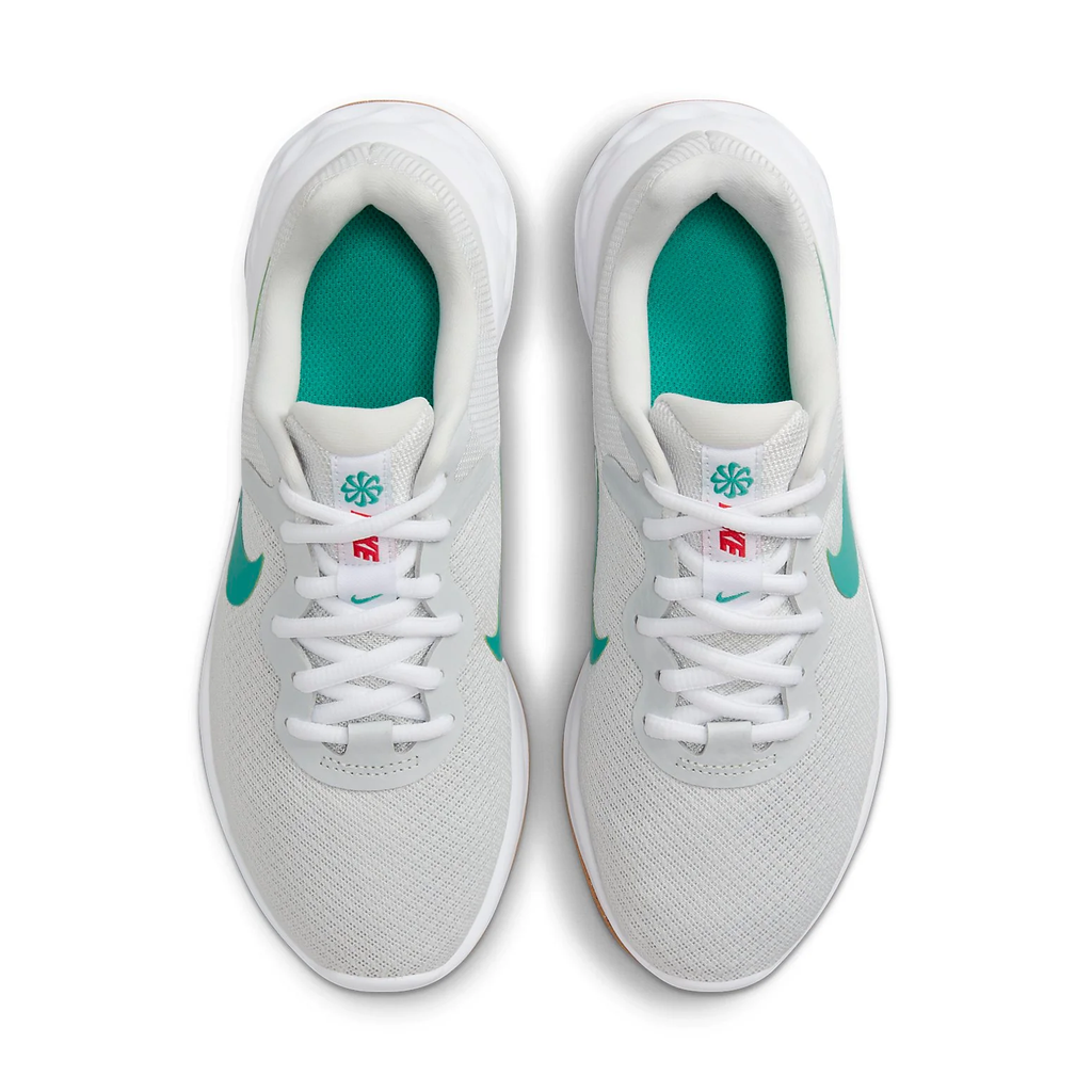 Nike Revolution 6