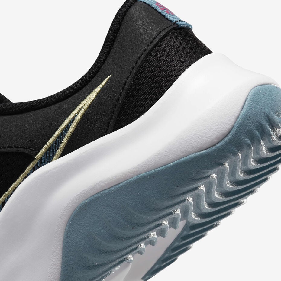 Nike Legend Essential 3