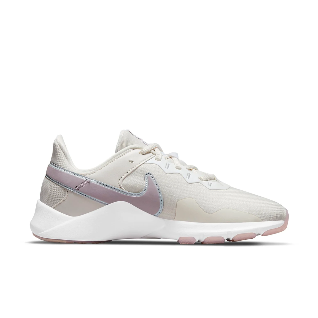 Nike Legend Essential 2 Premium