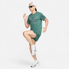Nike Dri-FIT Run Division Running T-Shirt