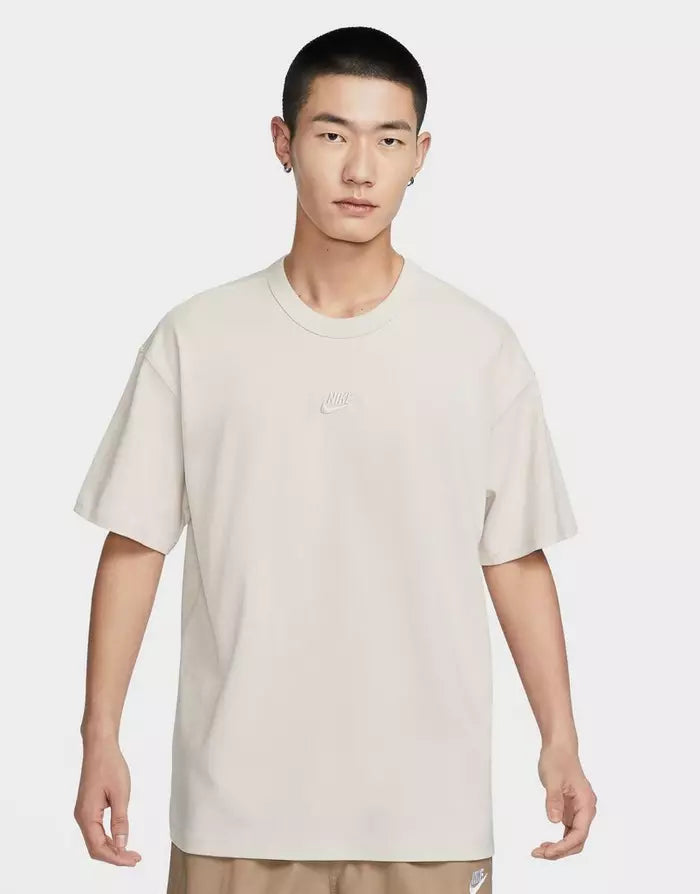 Nike Sportswear Premium Essential Sustainable T-shirt