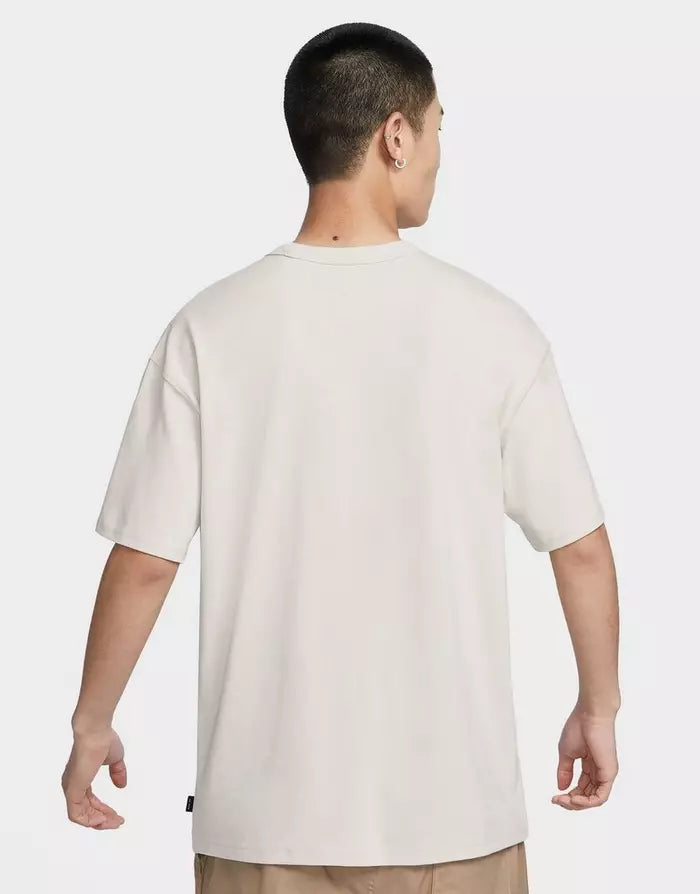 Nike Sportswear Premium Essential Sustainable T-shirt
