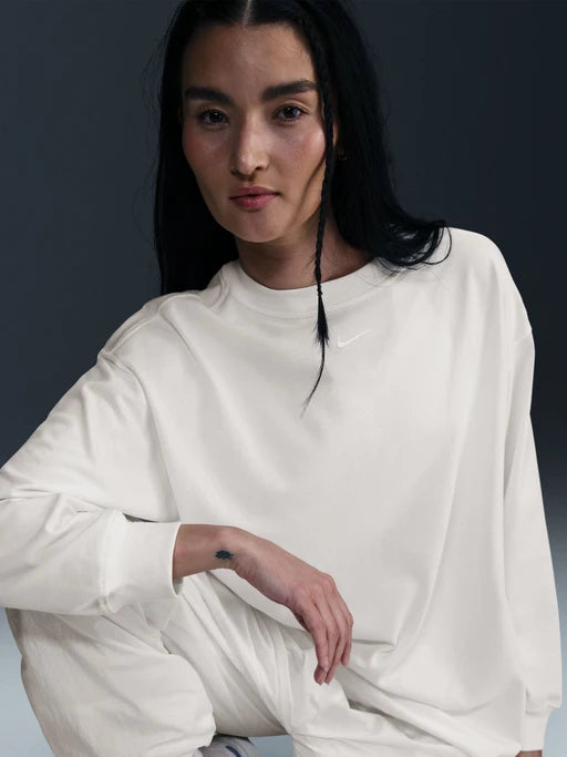Nike Sportswear Essential Oversized Long-Sleeve T-Shirt