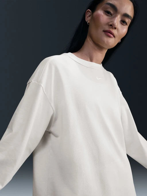 Nike Sportswear Essential Oversized Long-Sleeve T-Shirt