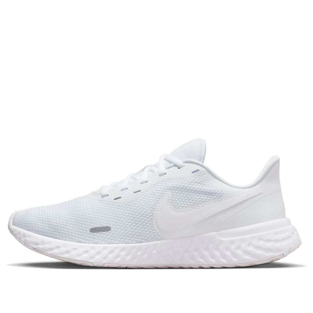 Nike Revolution 5