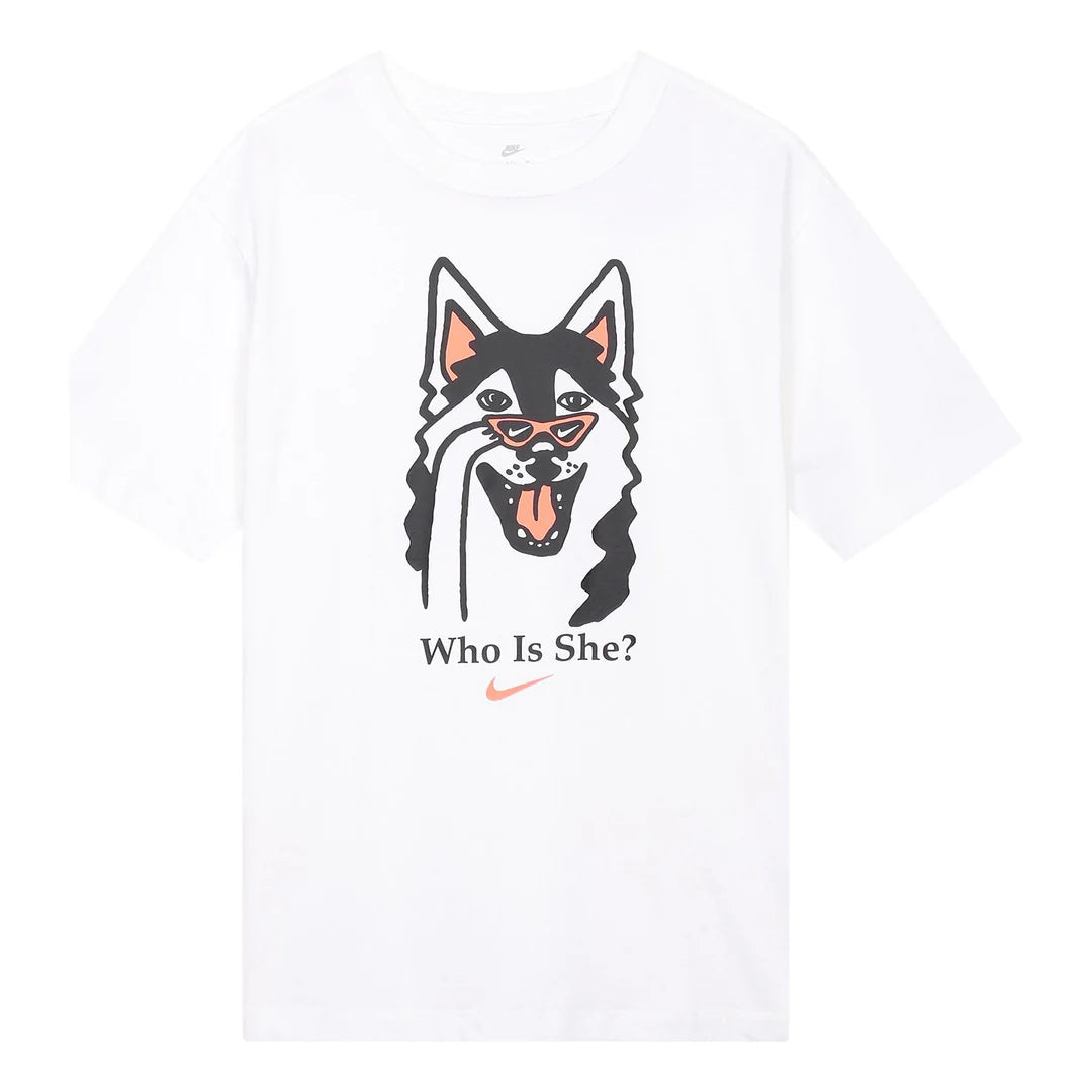 Nike Sportswear Women's Boyfriend T-Shirt (Dog Graphic)