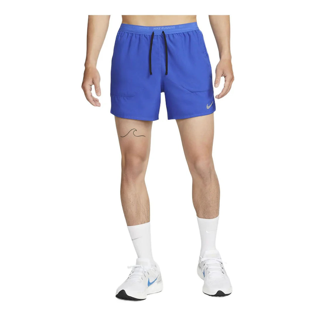Nike Dri-FIT Stride 5IN Boyfriend Shorts