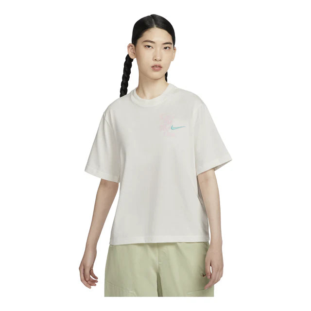 Nike Sportswear Women's Boxy Short-Sleeve T-Shirt