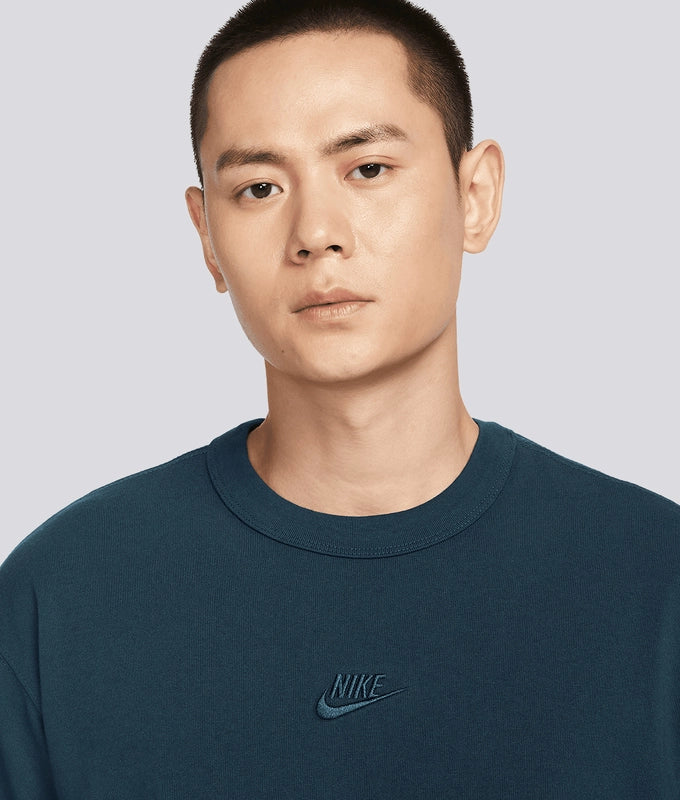 Nike Sportswear Premium Essential Sustainable T-shirt