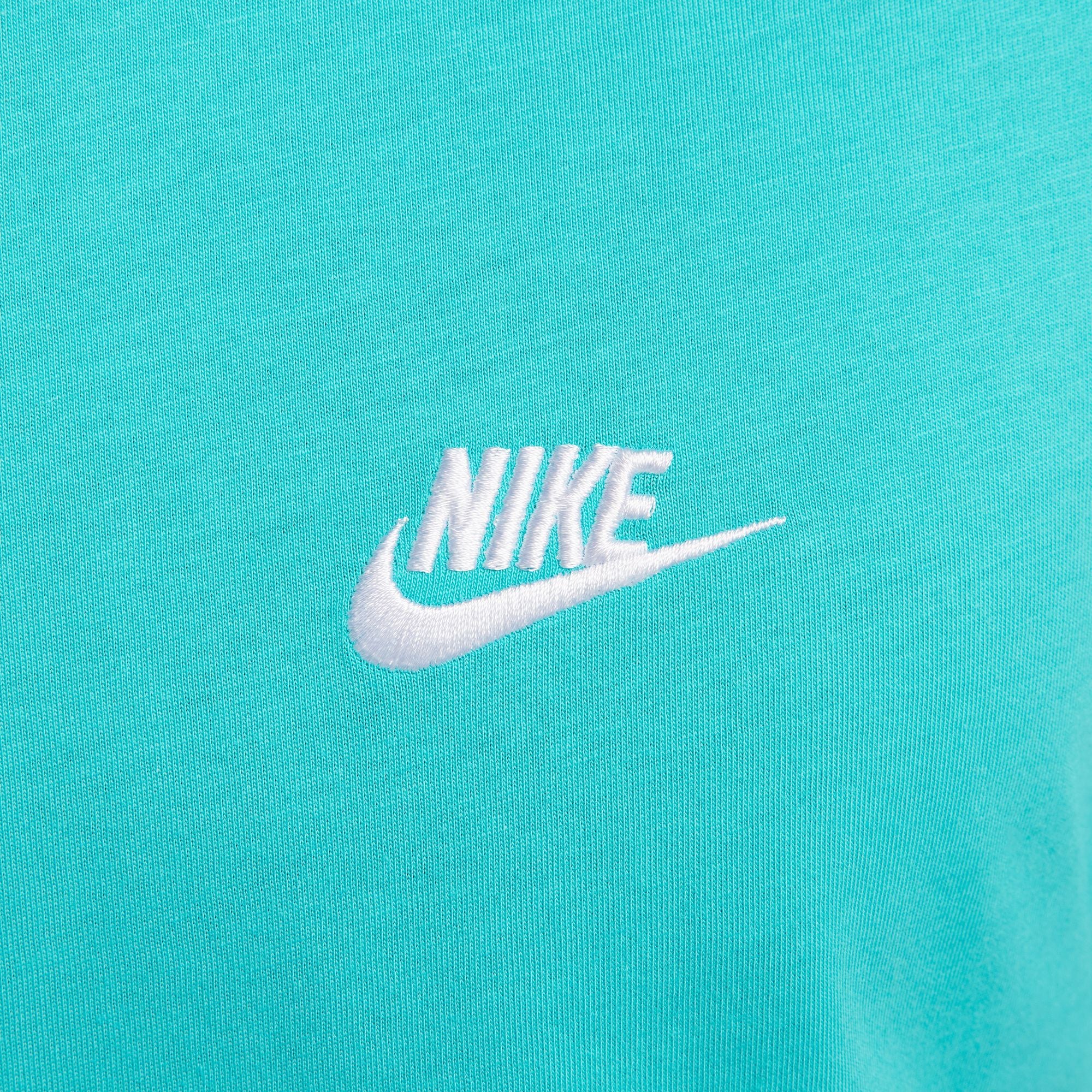 Nike Sportswear Club Tee