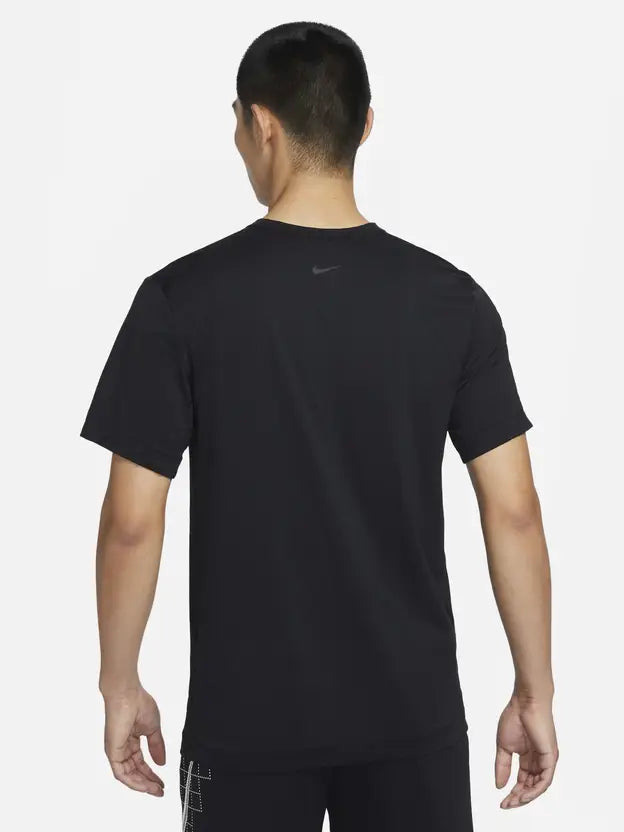 Nike Men's Dri-FIT UV Hyverse Short-Sleeve Top