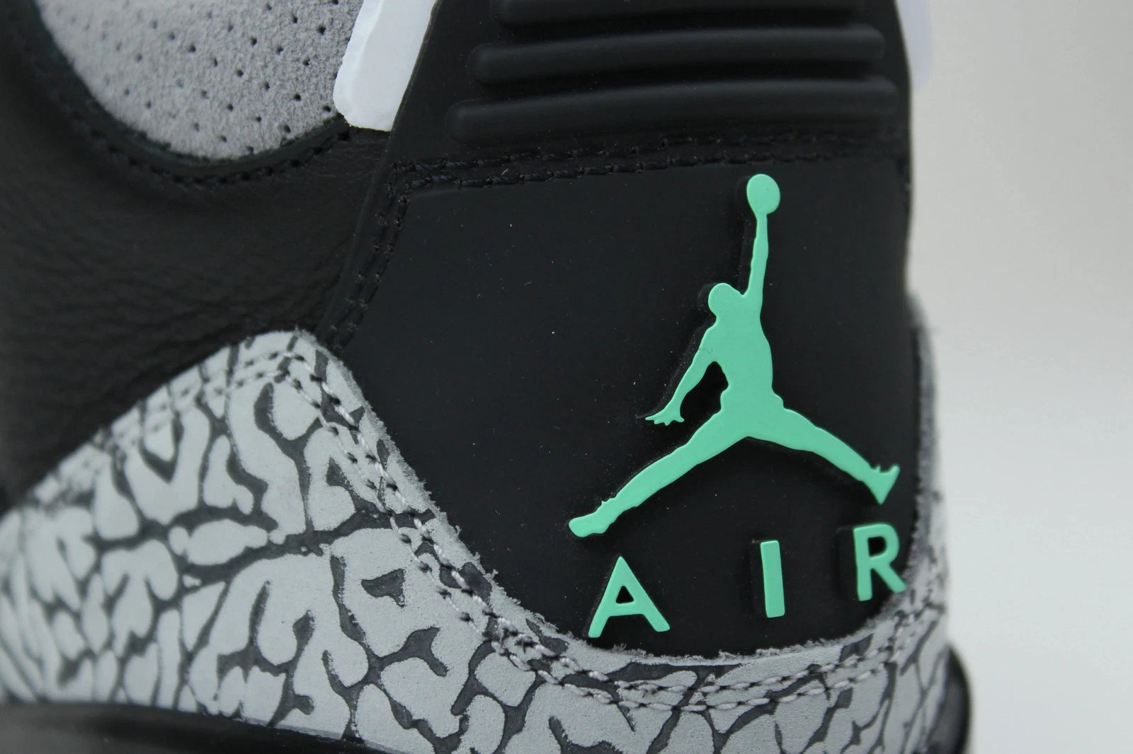 Nike Air Jordan 3 Retro