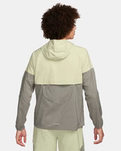 Nike Men's Lightweight Windrunner Jacket