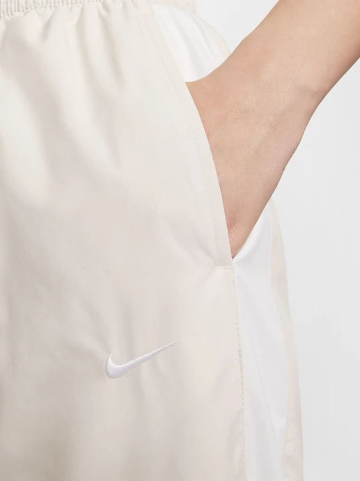Nike Sportswear Essential Woven Mid-Rise Shorts